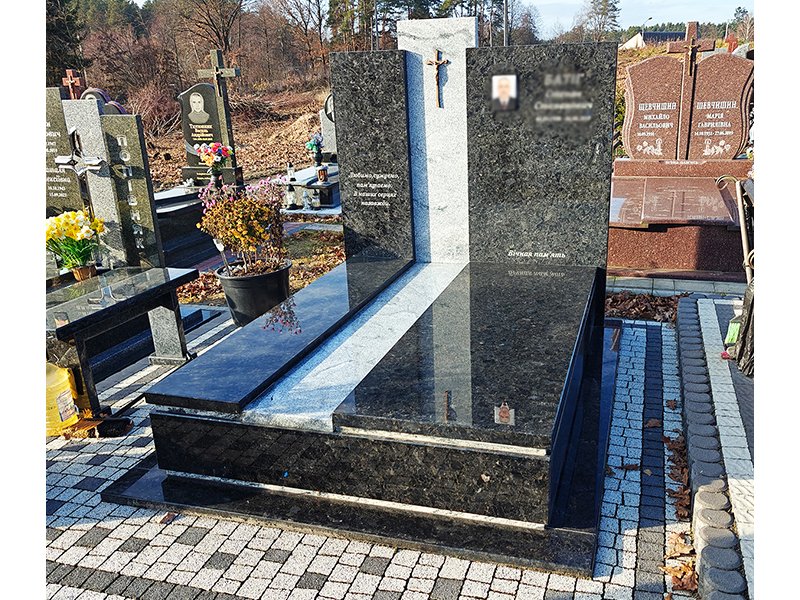Пам'ятник 2