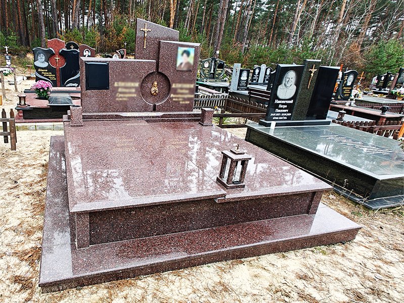 Пам'ятник 3