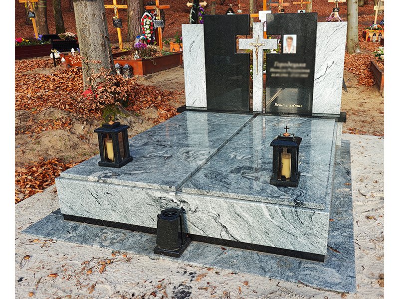 Пам'ятник 2