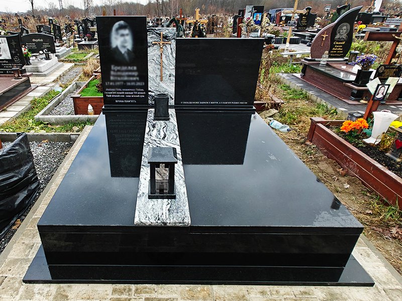 Пам'ятник 3