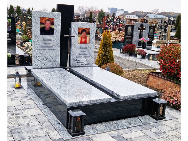 Пам'ятник 2