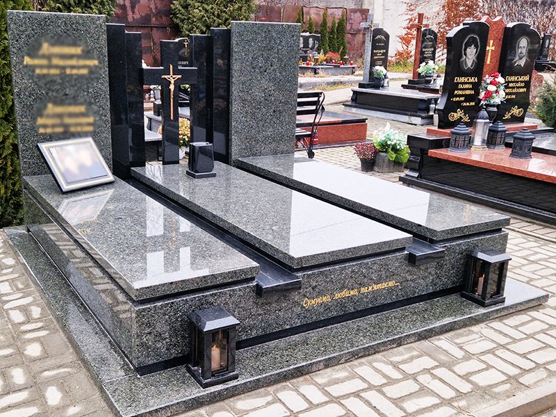 Пам'ятник 2