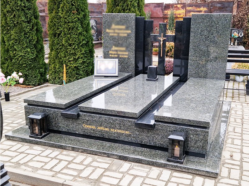 Пам'ятник 1