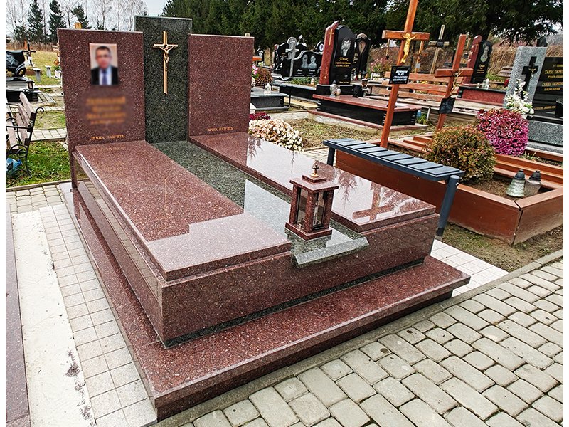 Пам'ятник 2