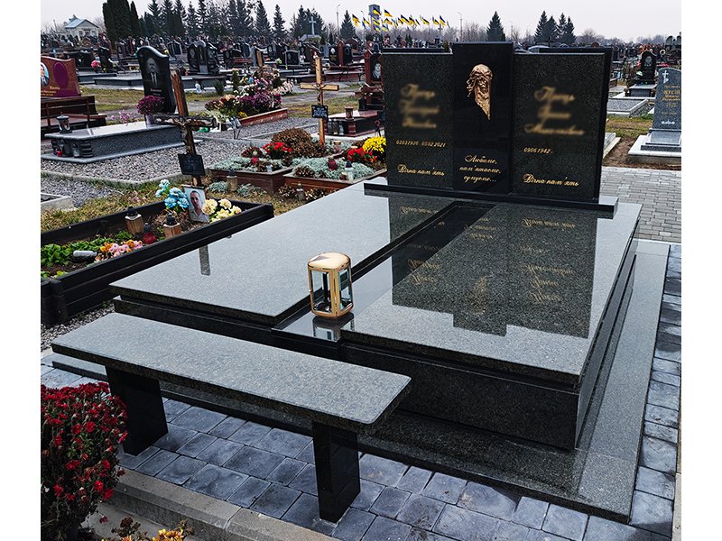 Пам'ятник 2