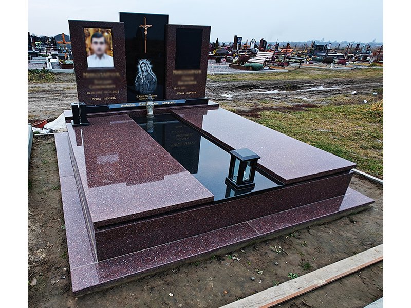Пам'ятник 2