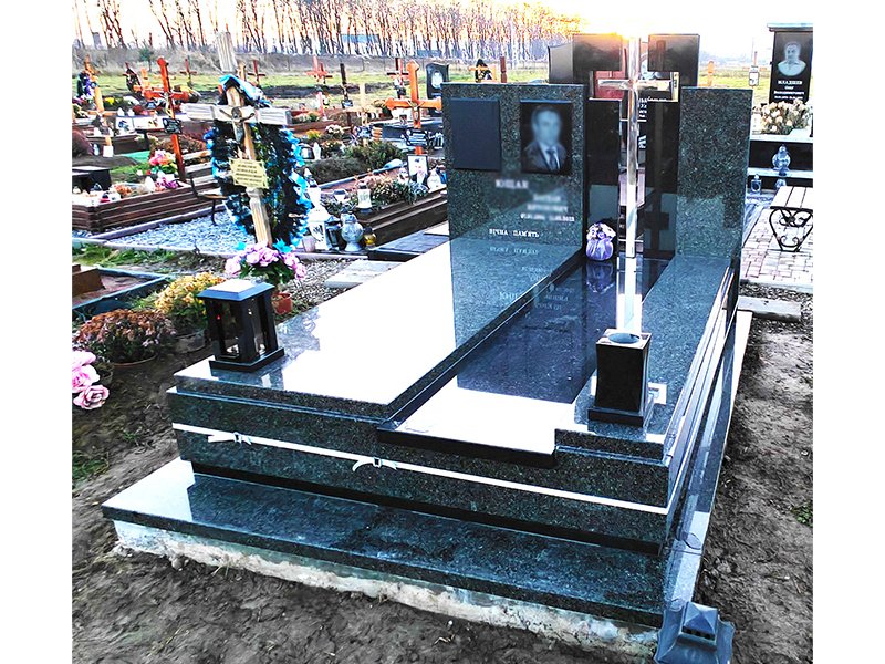 Пам'ятник 2