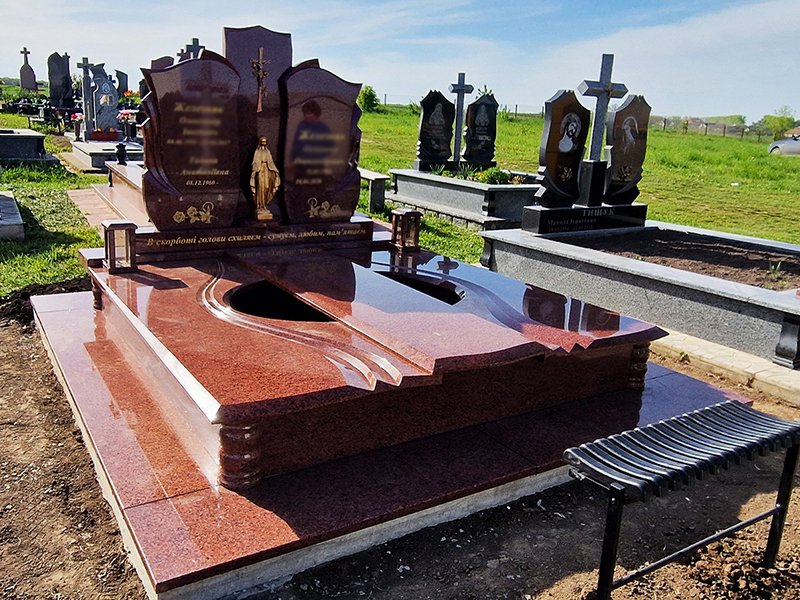 Пам'ятник 3