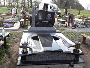 Памятник гранитный для двух захоронений борислав львовская область
